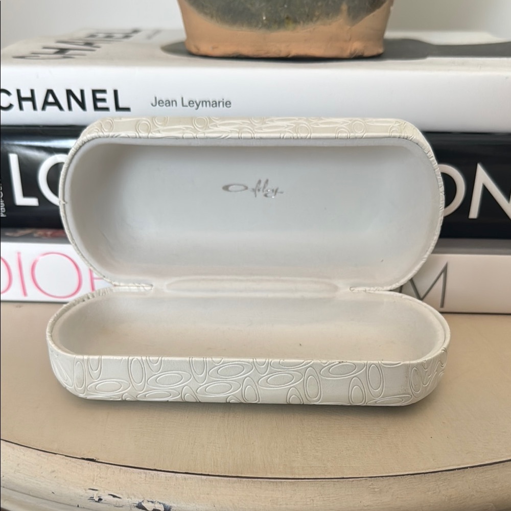 Oakley White Patterned Hard Eyeglass Case